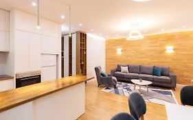 Exclusive 2 Bedrooms Apartment