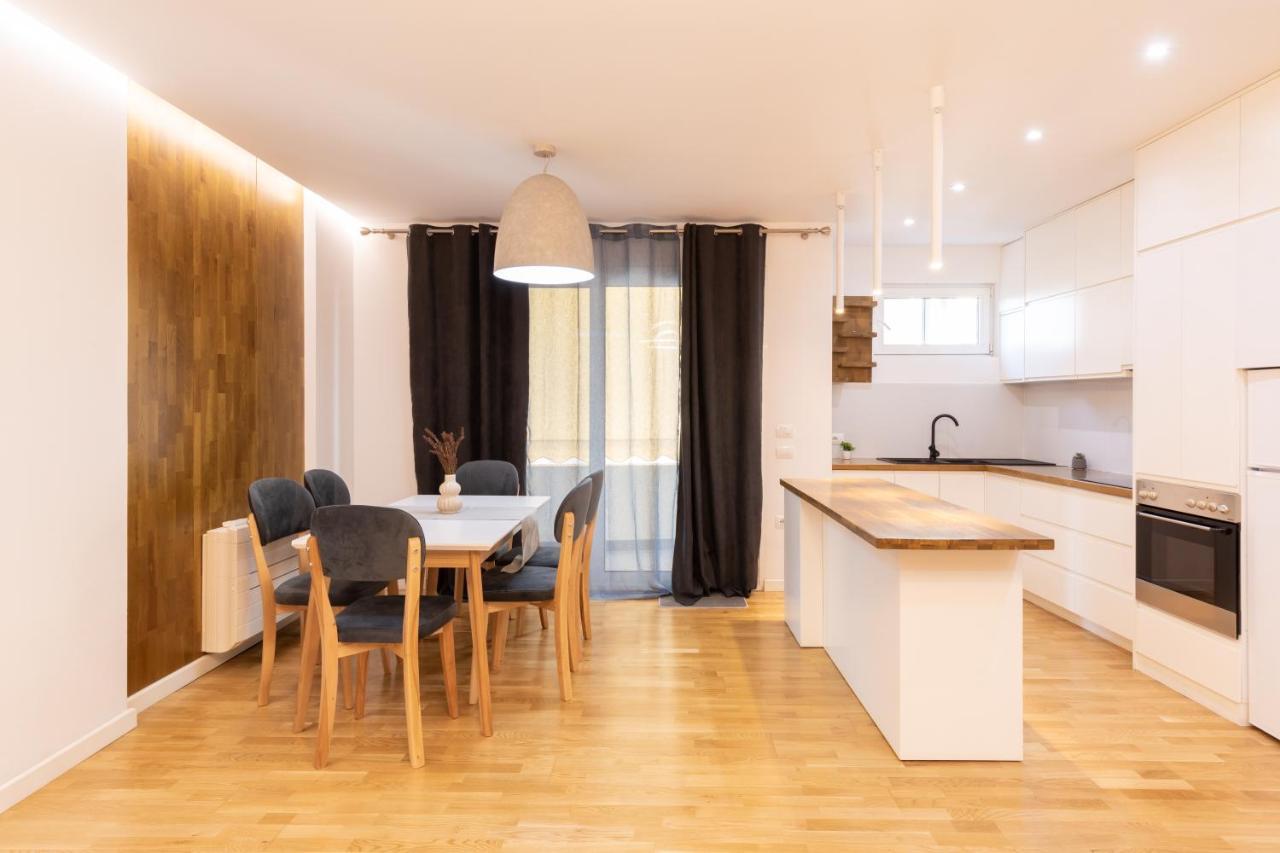Exclusive 2 Bedrooms Apartment Tirana Esterno foto