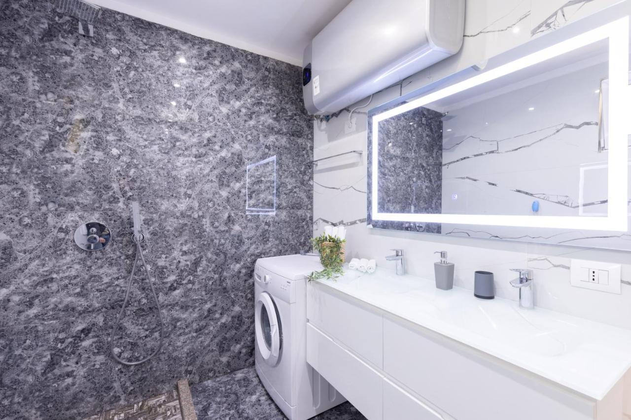 Exclusive 2 Bedrooms Apartment Tirana Esterno foto