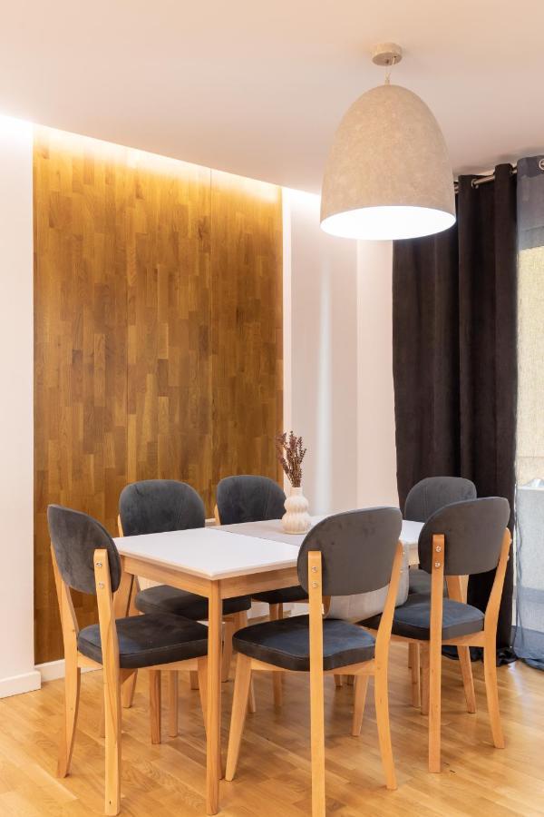 Exclusive 2 Bedrooms Apartment Tirana Esterno foto