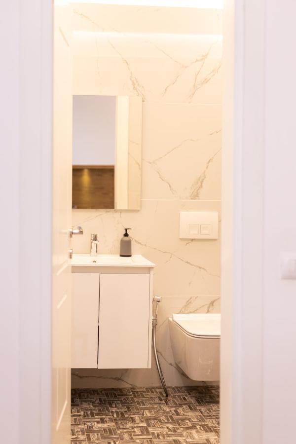 Exclusive 2 Bedrooms Apartment Tirana Esterno foto
