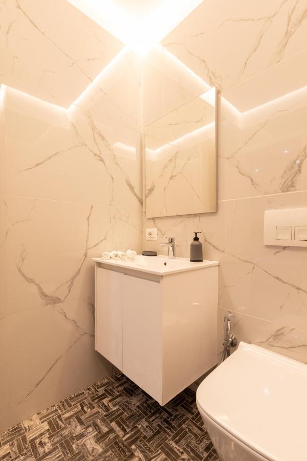 Exclusive 2 Bedrooms Apartment Tirana Esterno foto