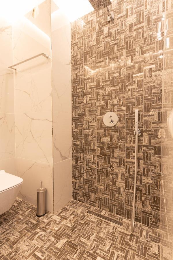 Exclusive 2 Bedrooms Apartment Tirana Esterno foto